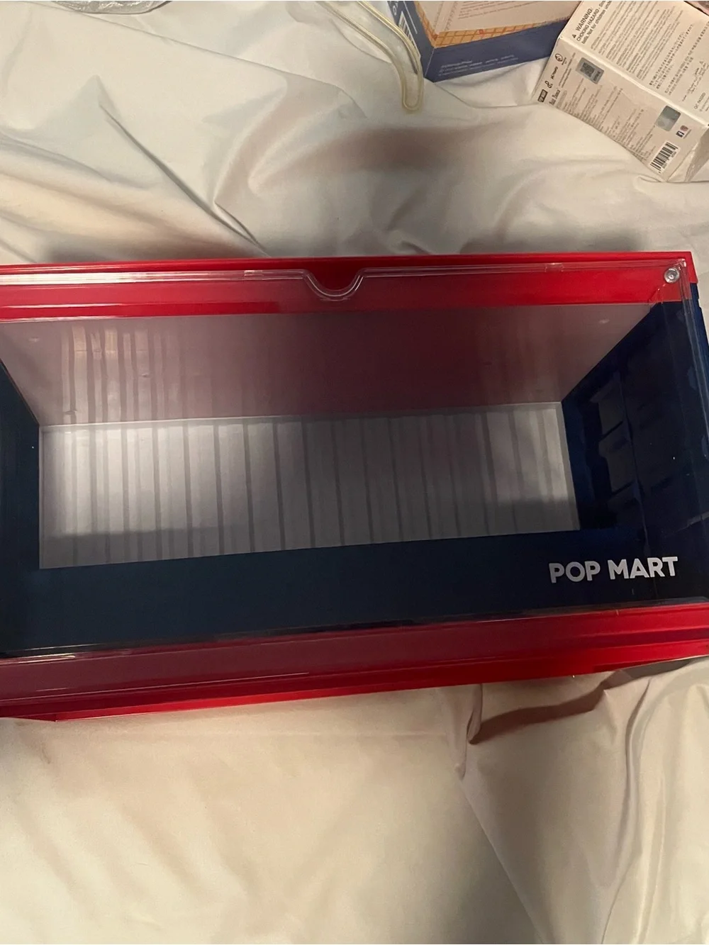 POP Mart Dimoo Holiday in the USA luminous display